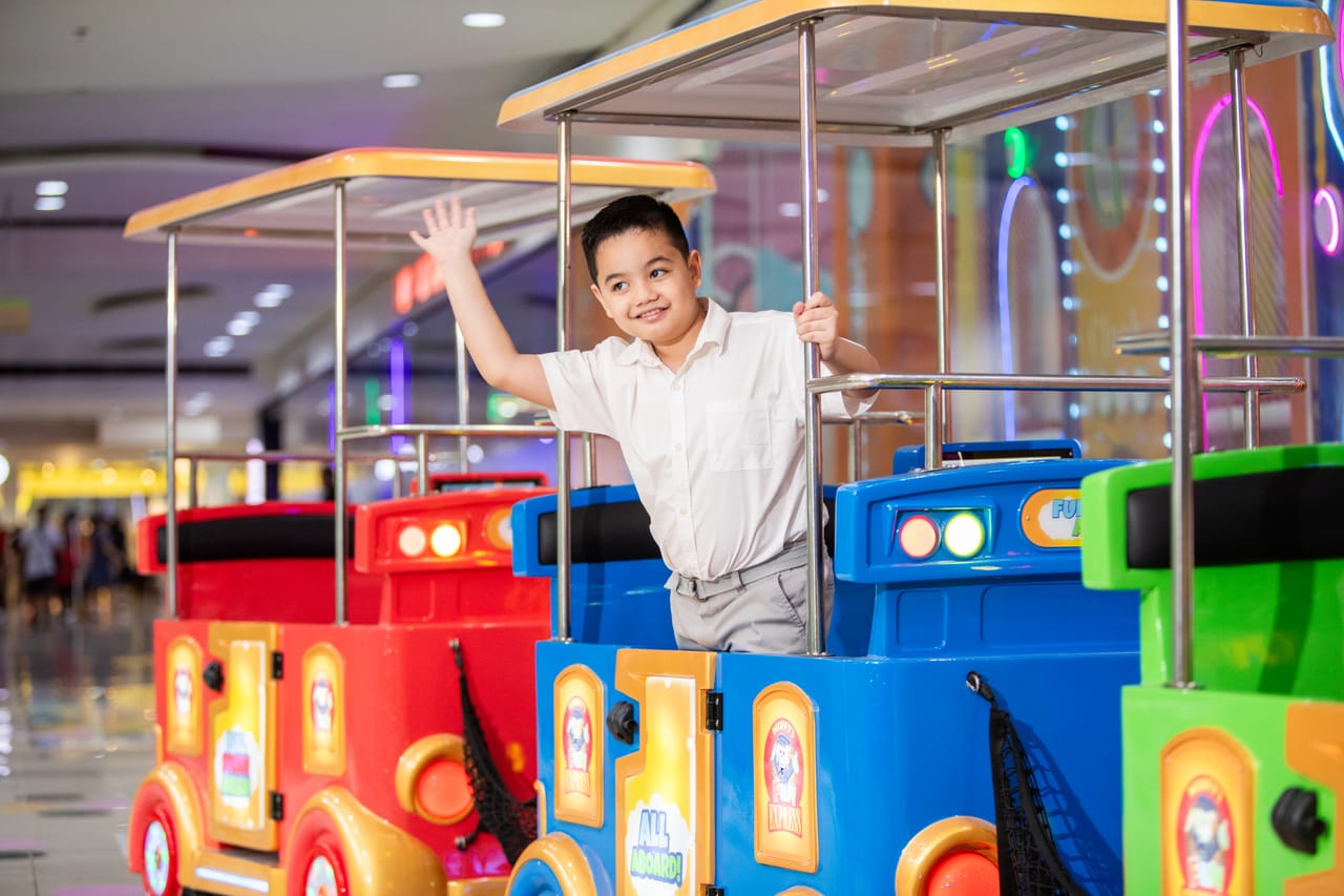 Woofy children's train at Limketkai Mall #1
